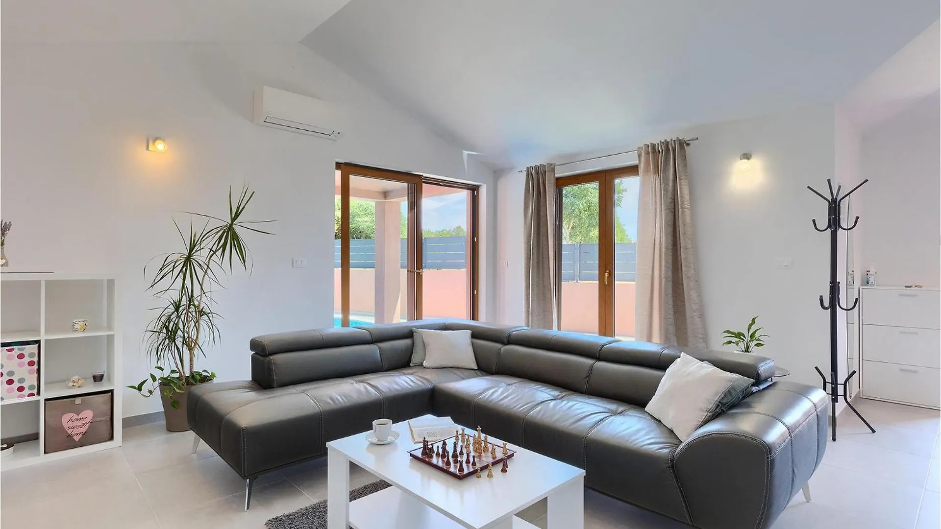Villa Martulin Pula 0*,  Croatia