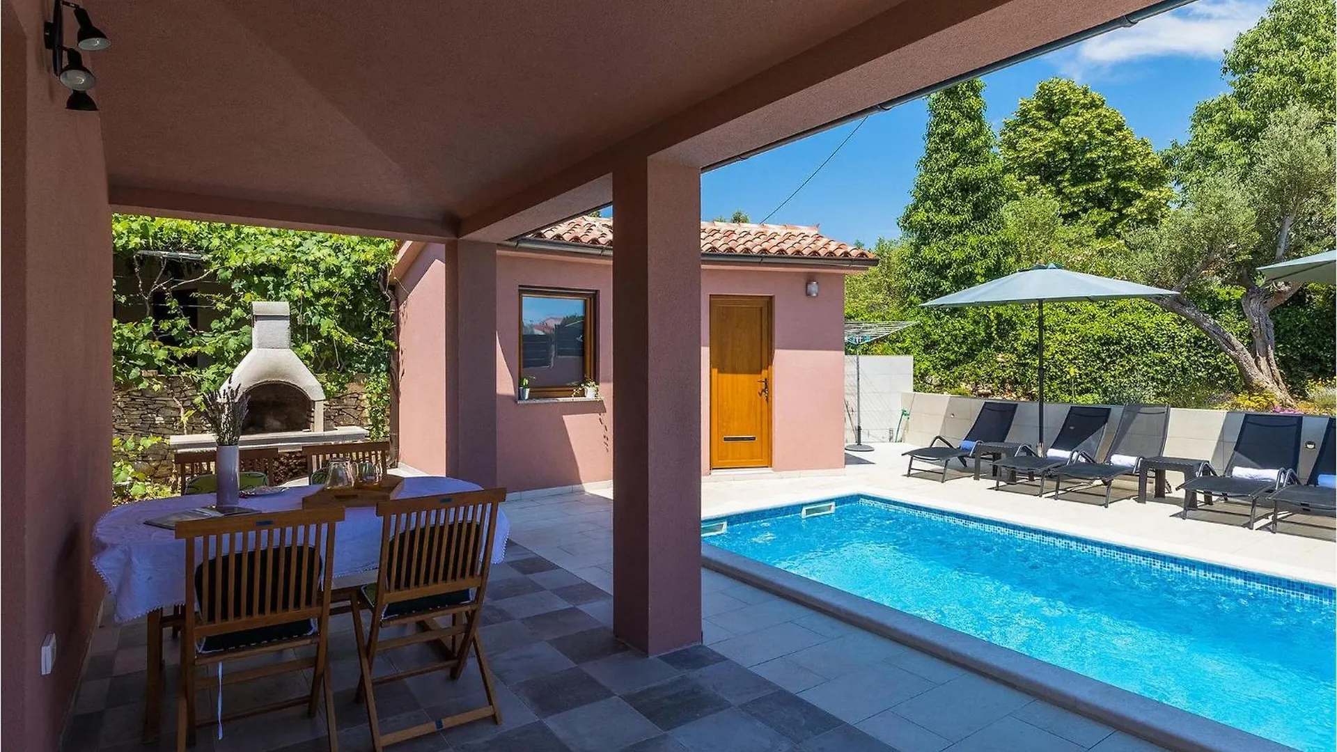 Villa Martulin Pula 0*,